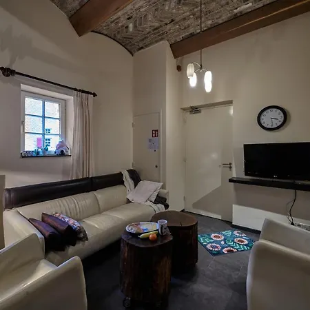 Meschermolen 8 *